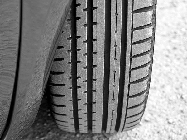 Costo-riparazione-gomme-forate-cento