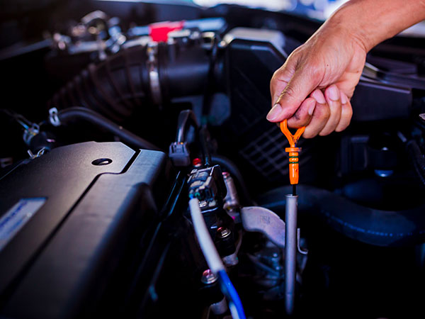 Effettuare-il-tagliando-dell-auto-cento